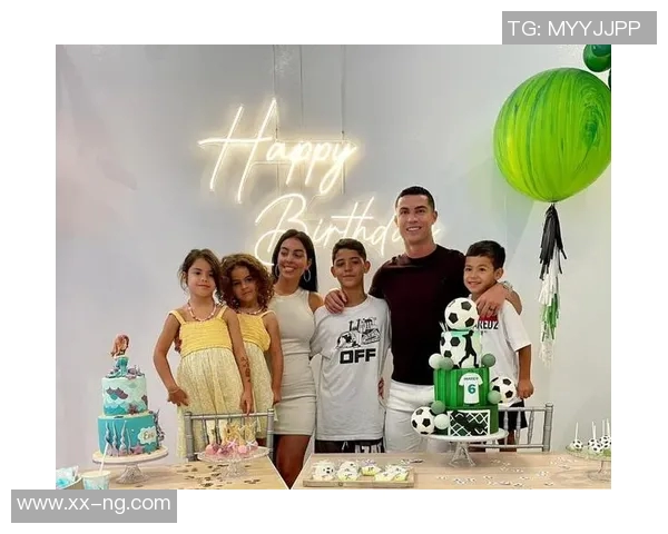 乔治娜分享迷你罗在U16国家队夺冠庆祝瞬间感慨妈妈为你感到无比骄傲